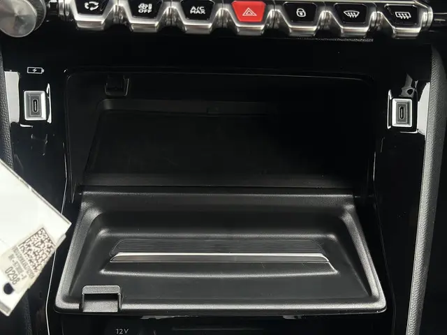 Peugeot 2008 1.2 PureTech 100 Allure 2024 Benzine 19