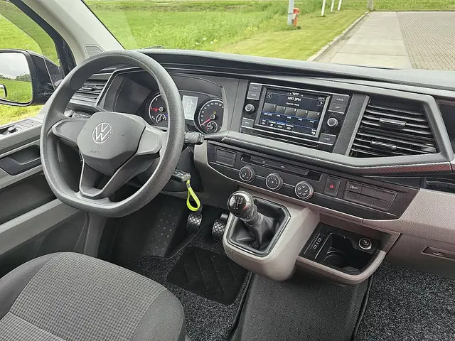Volkswagen Transporter 2.0 TDI 2021 Diesel 8