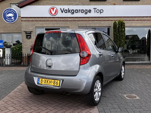 Opel Agila 1.2 Edition 2014 Benzine 10