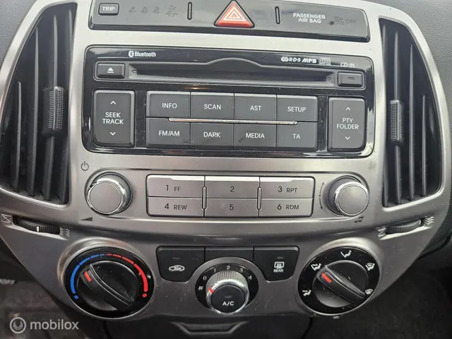 Hyundai i20 1.2i i-Vision 2013 Benzine 17