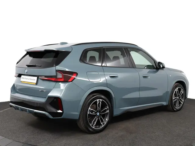 BMW X1 sDrive18i 2022 Benzine 2