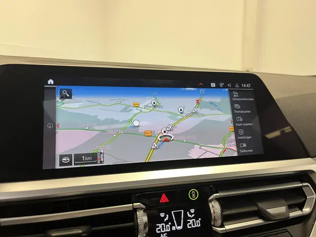 BMW 3 Serie Touring 330i xDrive M-sport 2019 Benzine 24