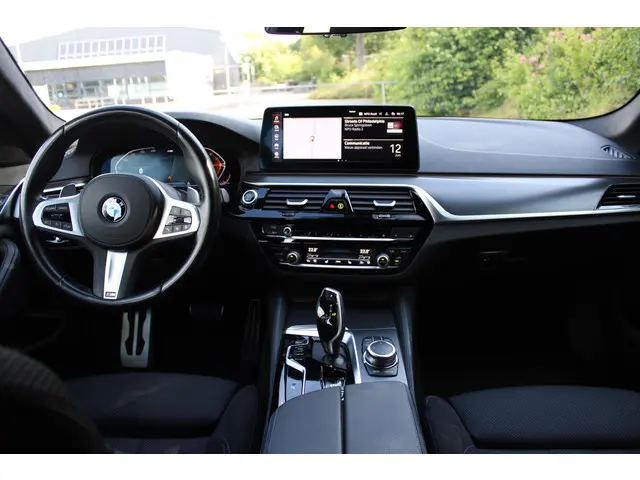 BMW 5 Serie Touring 520i 2022 Benzine 26