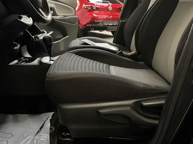 Toyota Yaris 1.5 Hybrid Aspiration 2018 Hybride Benzine 8