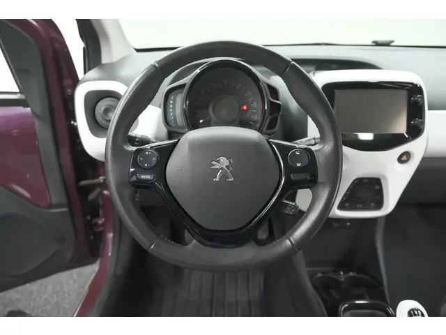 Peugeot 108 1.0 e-VTi Première 2014 Benzine 28