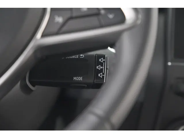 Renault Clio TCe 90 GPF evolution 2024 Benzine 33