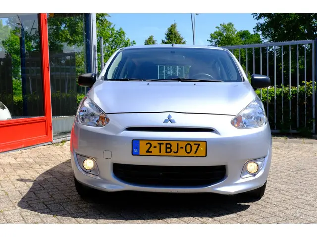 Mitsubishi Space Star 1.0 Inform 5-drs Airco 2014 Benzine 7