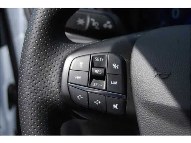 Ford Kuga 2.5 PHEV ST-Line X 225PK 2022 Hybride Benzine 18