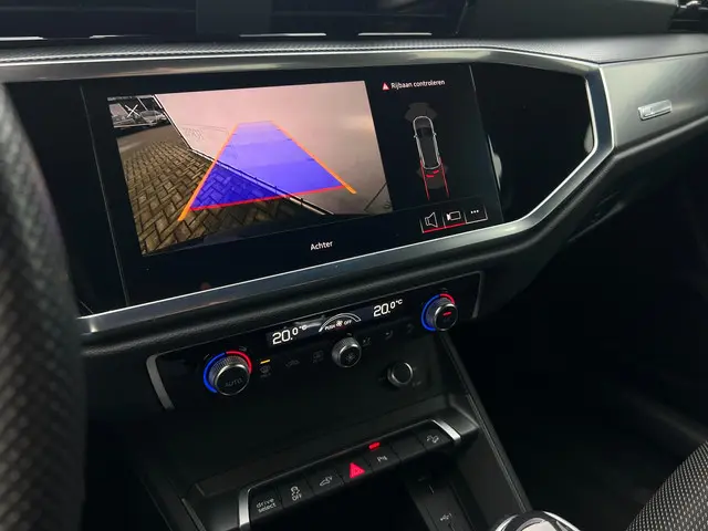 Audi Q3 45 TFSI e S edition 2023 Hybride Benzine 10