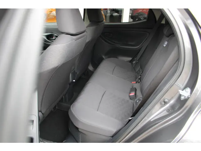 Toyota Yaris 1.5 Hybrid 2025 Hybride Benzine 36