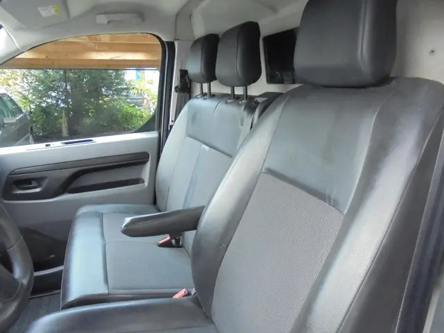 Opel Vivaro 2.0 CDTI L3H1 Edition Nette auto 2020 Diesel 16