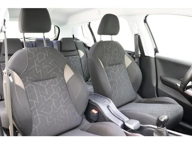 Peugeot 2008 1.2 PureTech 82pk Blue Lion 2016 Benzine 15