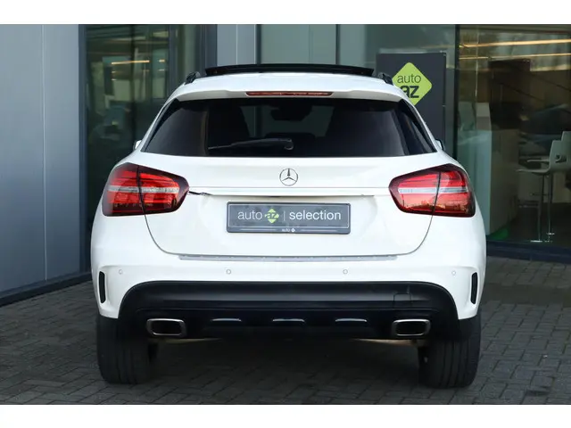 Mercedes-Benz GLA 200 Premium Plus 2018 Benzine 9