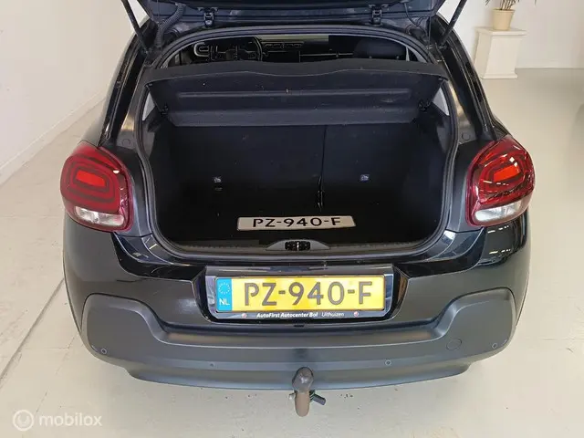 Citroën C3 1.2 S&S Shine 110PK 2017 Benzine 12