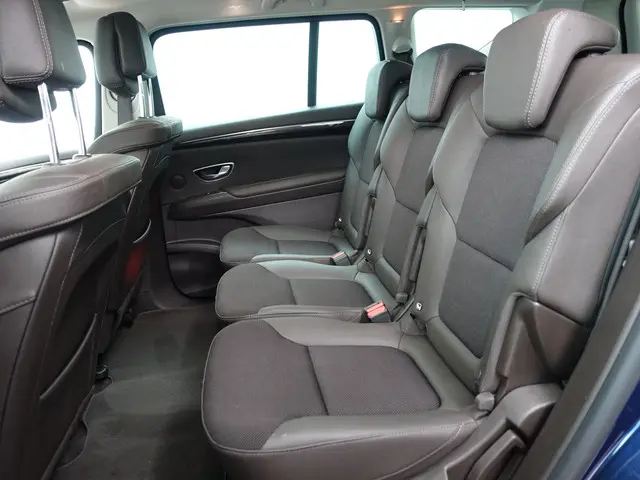 Renault Espace 1.8 TCe Intens Panoramic Aut- 2019 Benzine 24