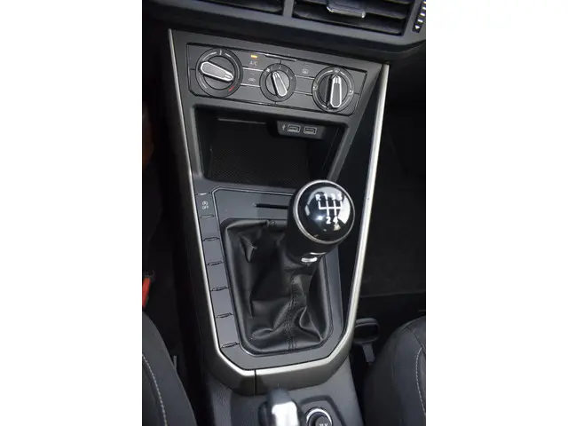 Volkswagen Polo 1.0 TSI Comfortline 2020 Benzine 26