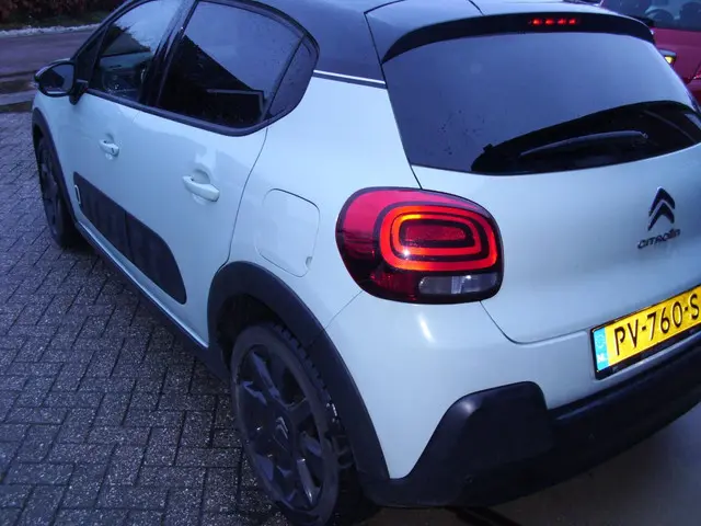 Citroën C3 1.2 PureTech S&S Shine 2017 Benzine 10