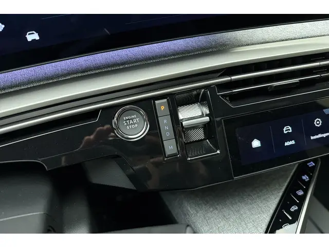 Peugeot 3008 1.2 Hybrid 136 GT 2025 Hybride Benzine 31