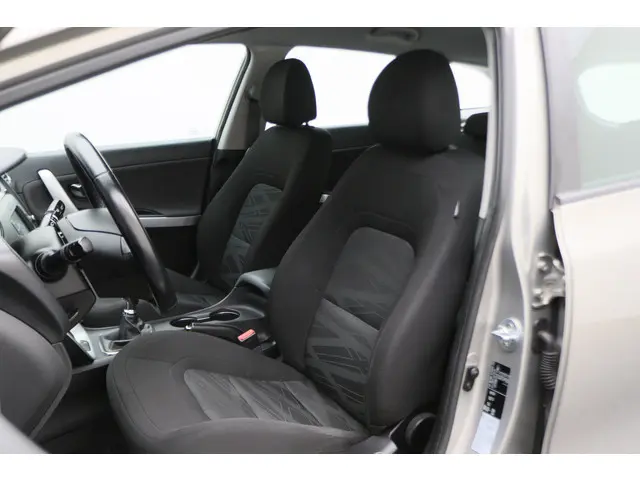 Kia cee'd Sportswagon 1.6 GDI First Edition 2016 Benzine 10