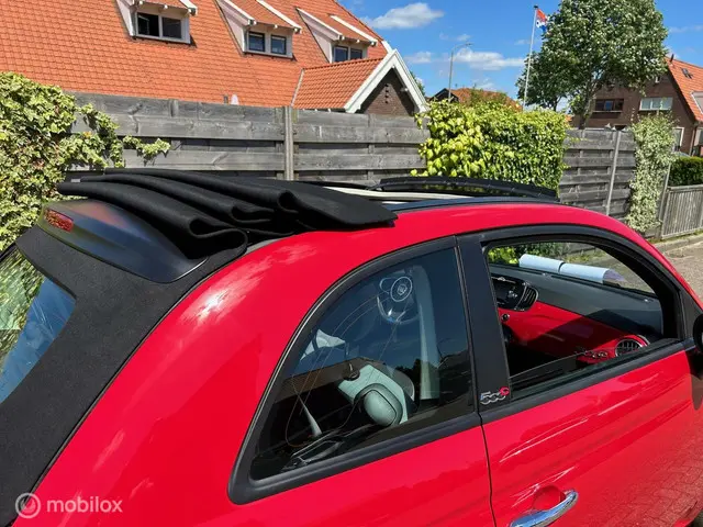 Fiat 500 0.9 TwinAir Turbo Lounge Cabriolet 2019 Benzine 4