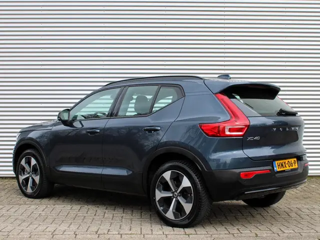 Volvo XC40 2.0 B4 Plus Dark 2025 Benzine 4