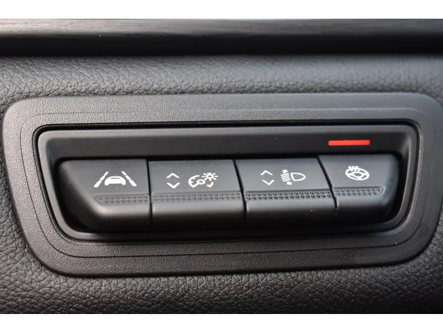 Renault Captur TCe 155 EDC Initiale Paris 2020 Benzine 19