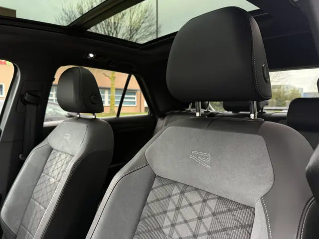 Volkswagen T-Roc 1.5 TSI R-Line Edition 2025 Benzine 34