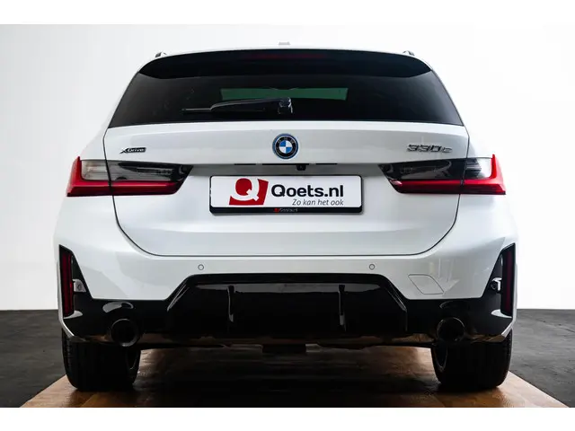 BMW 3 Serie Touring 330e xDrive 2023 Hybride Benzine 33