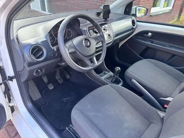 Volkswagen up! 1.0 BMT take up! 2017 Benzine 16