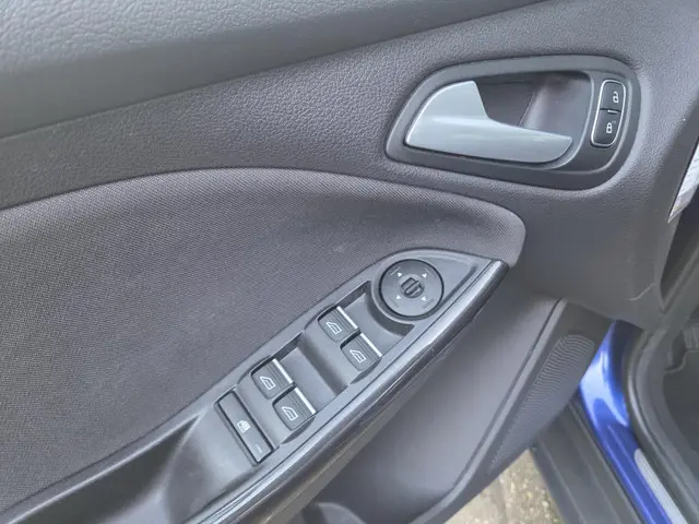 Ford Focus 1.5 Titanium Edition 2015 Benzine 16