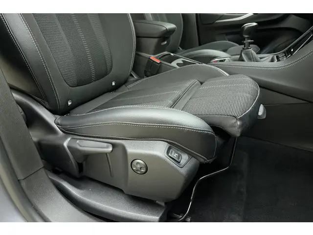 Opel Grandland 1.2 Turbo GS Line 2024 Benzine 15