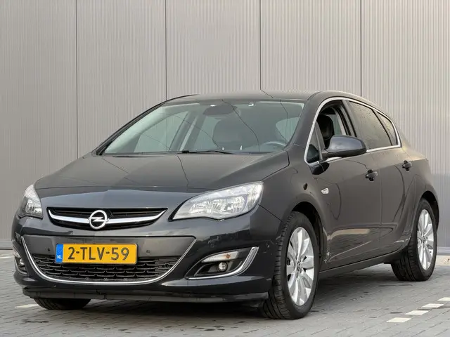 Opel Astra 1.6 Turbo Cosmo 2014 Benzine 15