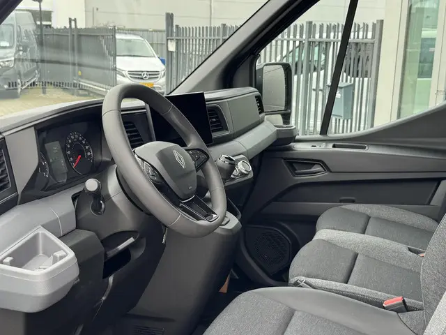 Renault Master T35 2.0 dCi 130 L2H2 Start 2024 Diesel 20