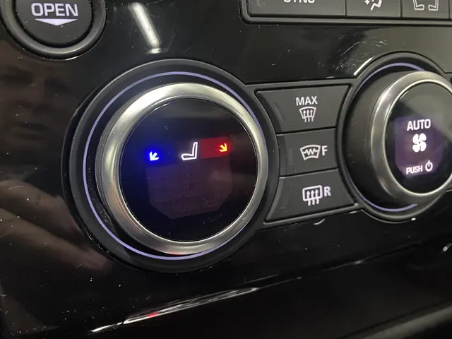 Land Rover Discovery 3.0 Td6 HSE VAN 2018 Diesel 39