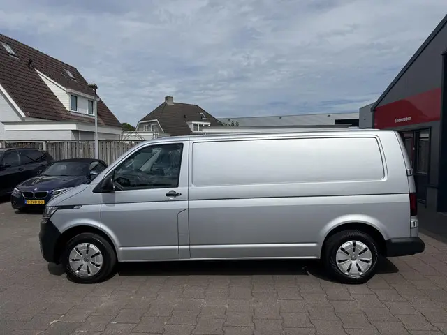 Volkswagen Transporter 2.0 TDI L2H1 Automaat 2022 Diesel 4