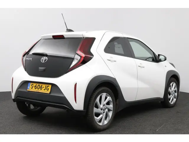 Toyota Aygo X 1.0 VVT-i MT first 2023 Benzine 2