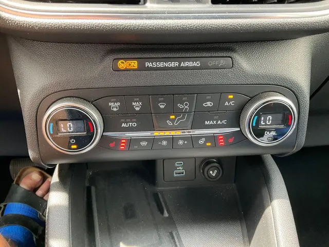 Ford Kuga 2.5 PHEV Titanium 2020 Hybride Benzine 7
