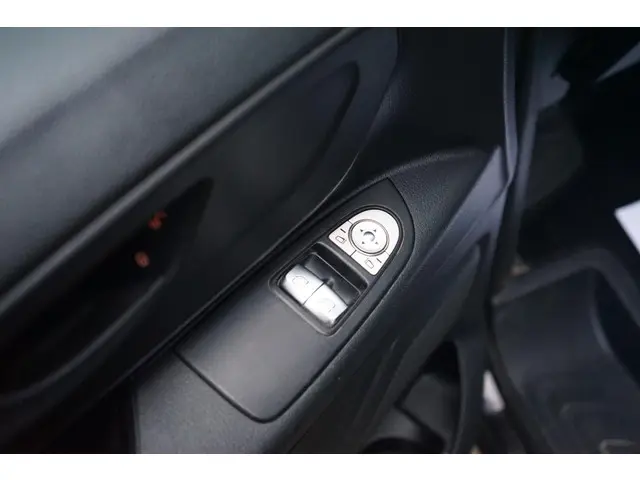 Mercedes-Benz Vito 119 CDI 4x4, Lang, 2021 Diesel 18