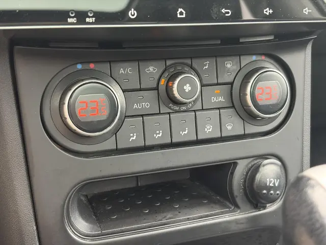 Nissan QASHQAI 1.6 Connect Edition 2013 Benzine 24