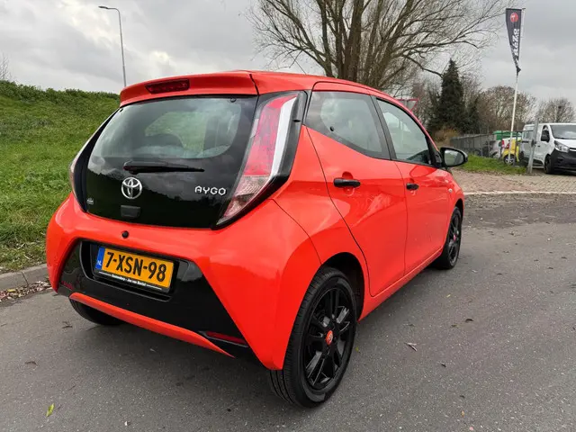 Toyota Aygo 1.0 VVT-i x-cite CarPlay , Camera 2014 Benzine 5