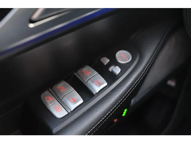 BMW 7 Serie 730d M-sport 265pk 2019 Diesel 34