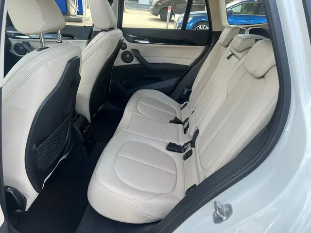 BMW X1 XDrive25i PANO,AUTOMAAT,PDC 2017 Benzine 14