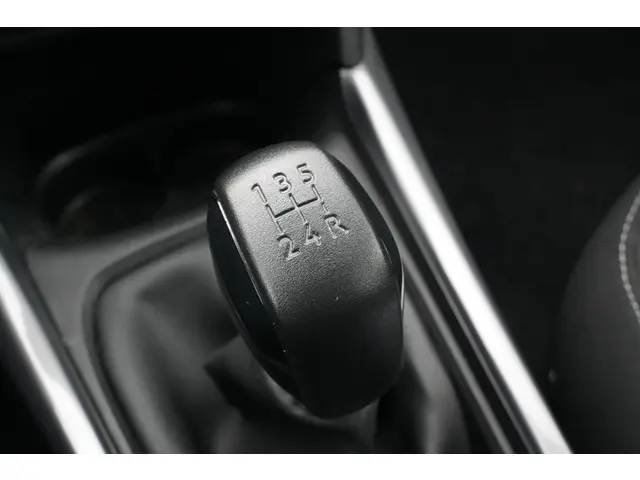 Peugeot 2008 1.2 PureTech Blue Lion 2016 Benzine 27