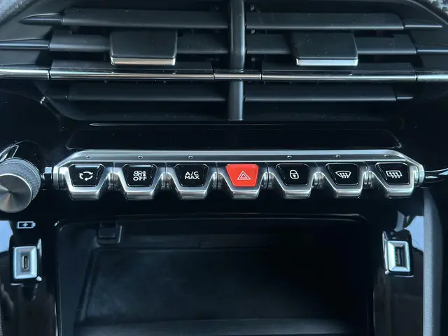 Peugeot 2008 1.2 PureTech 130pk Allure 2021 Benzine 21