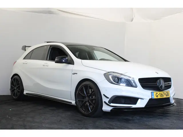 Mercedes-Benz A-Klasse AMG 45 4MATIC 2015 Benzine 3