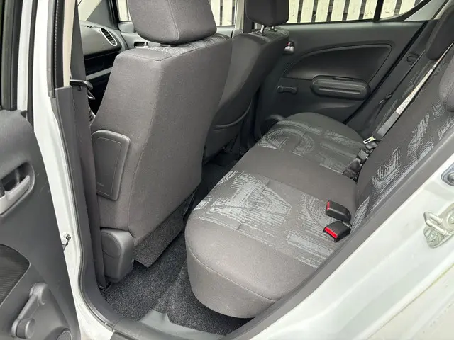 Opel Agila 1.0 Edition Dealer onderhouden! 2012 Benzine 7