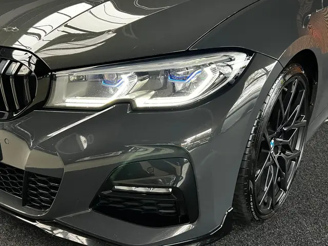 BMW 3 Serie 320i M-sport 2019 Benzine 35