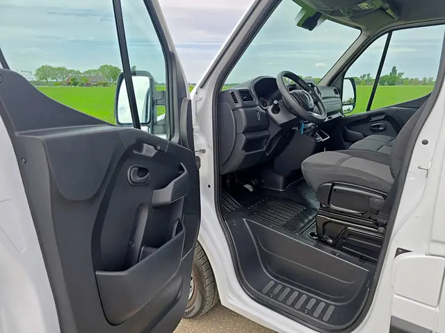 Renault Master T33 2.3 dCi 135 L2 H2 2022 Diesel 16