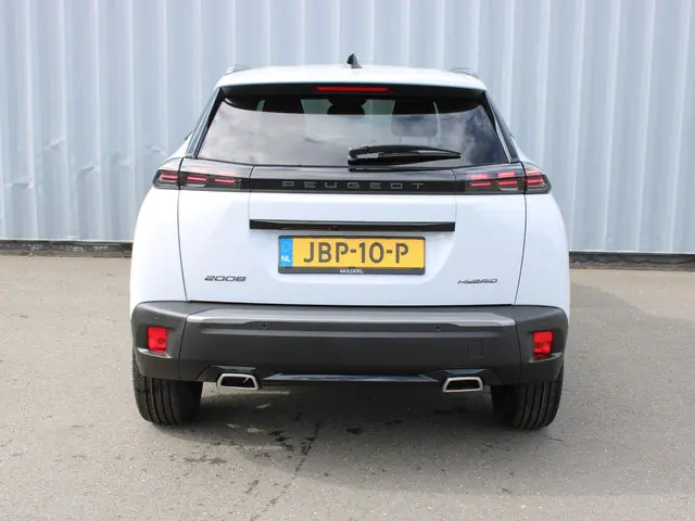 Peugeot 2008 1.2 Hybrid 145 Allure 2025 Hybride Benzine 6