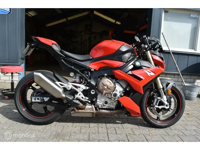 BMW S 1000 R  2